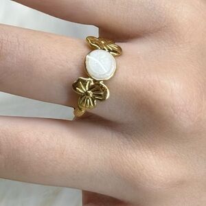 Stainless Steel Gold Toned Adjustable Size Floral Ring (R44)